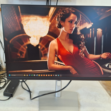 Monitor, 61 cm (24''), DELL Professional P2423... ugodna cena / kvaliteta A- 